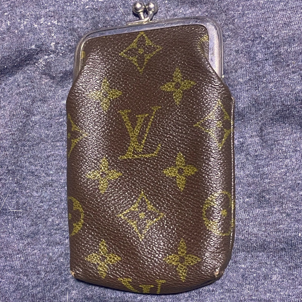 Vintage Louis Vuitton coin purse/ cigarette holder.